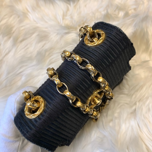 ❌SOLD❌Chanel vintage mini vertical quilt bijoux chain mini square - Picture 12 of 13